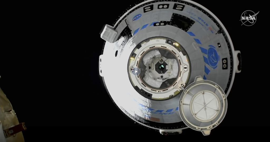 Boeing réussit l’arrimage d’une capsule d’équipage à la station spatiale