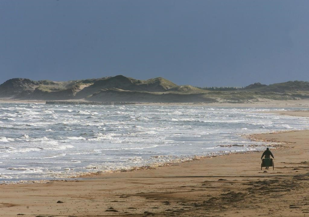 La tempête Fiona a fait disparaître des dunes à l’Île-du-Prince-Édouard
