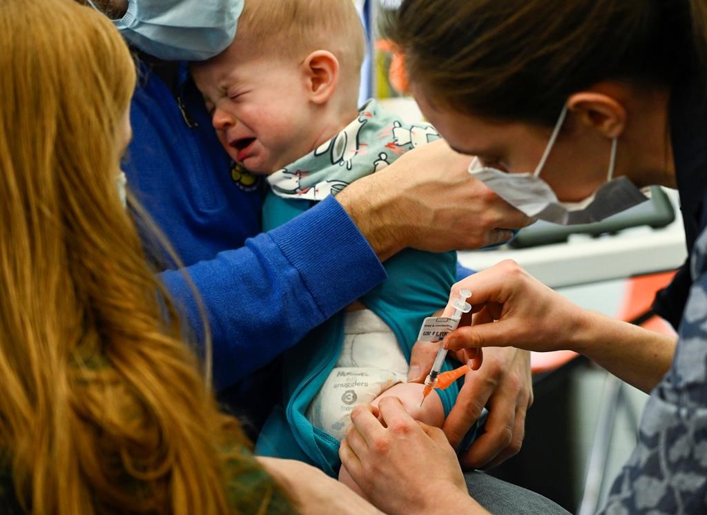 COVID: la vaccination des parents protège les enfants