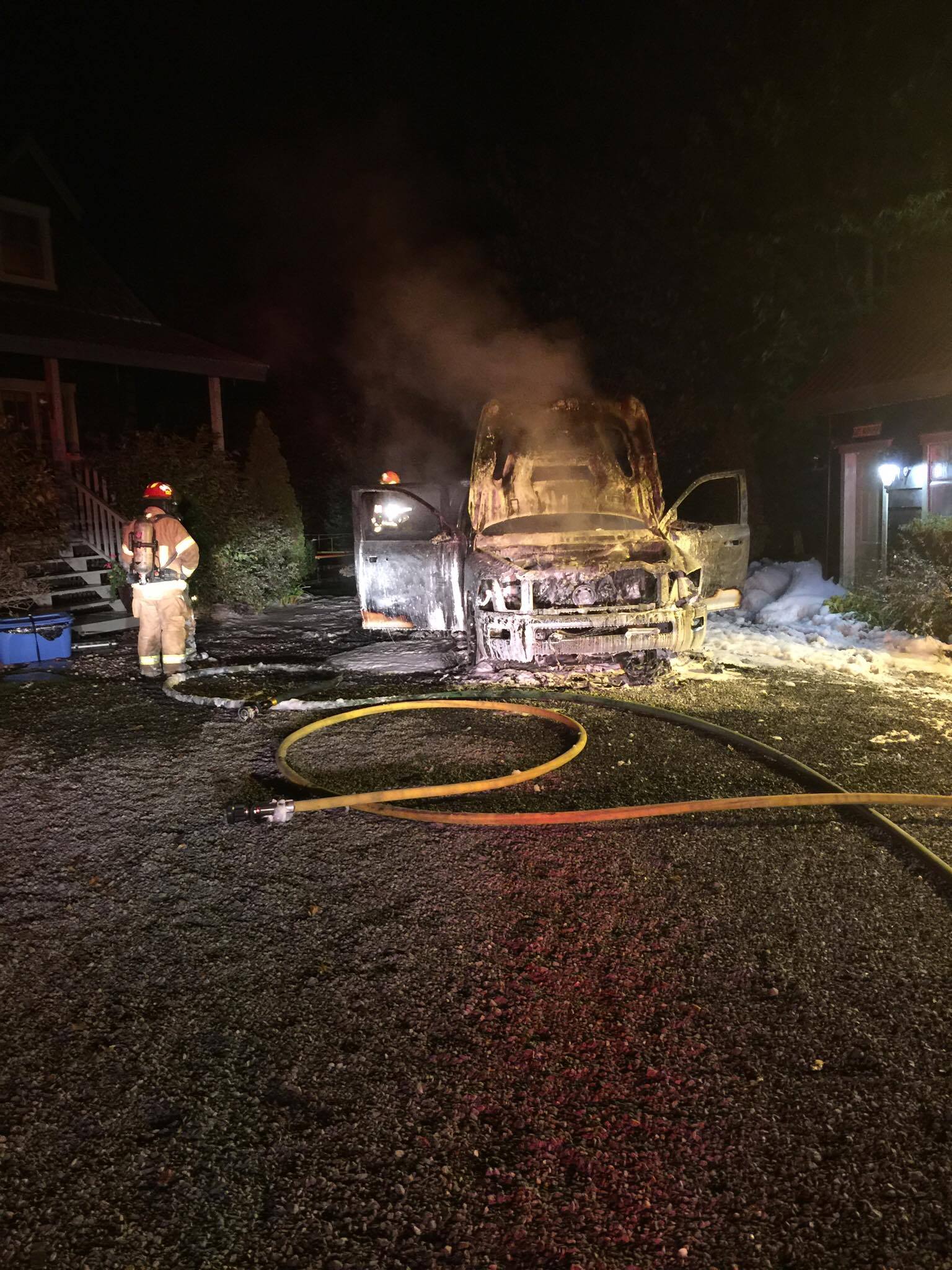 Un camion «pickup» prend feu à SainteCatherinedeHatley Le Reflet