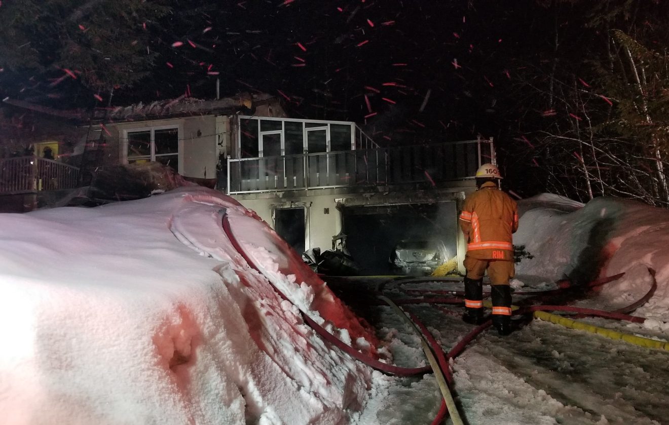 Deux pompiers blessés dans un incendie à SainteCatherinedeHatley