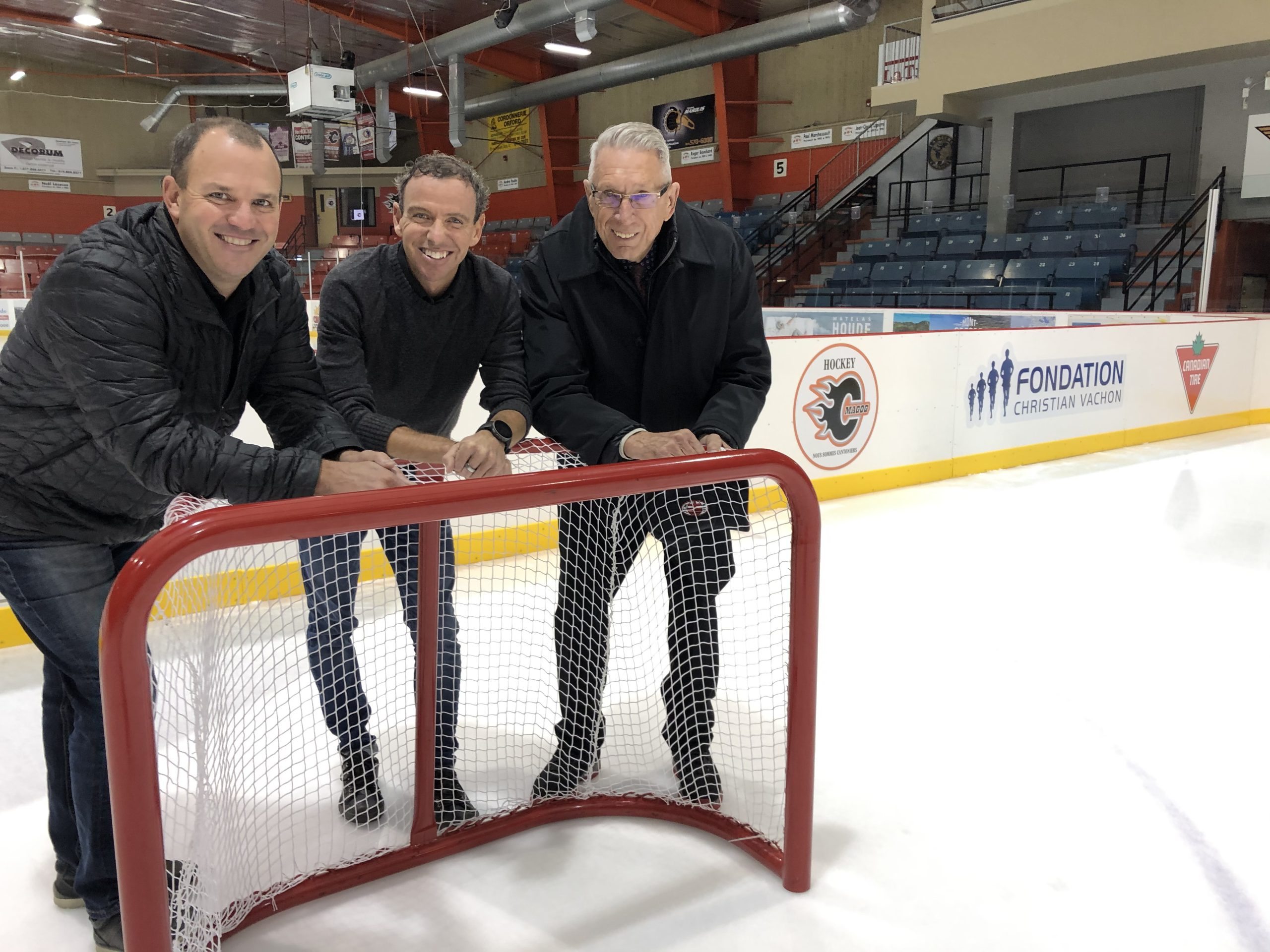 Le hockey novice se jouera maintenant sur demiglace Le Reflet du Lac